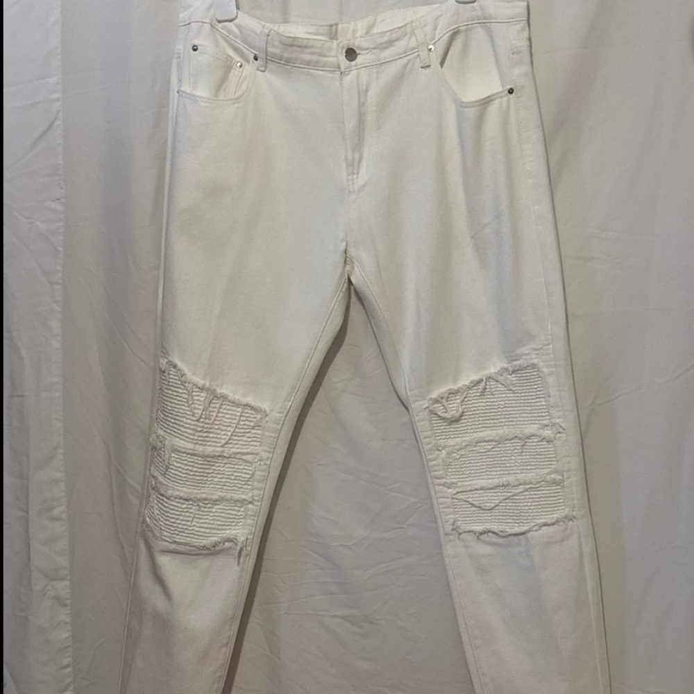 Amazon Men's Slim Straight White Jeans